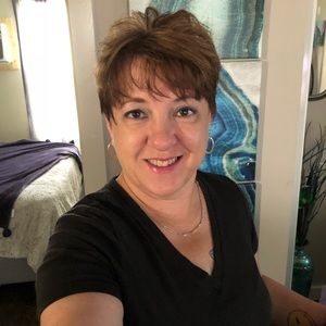 Meet your Posher, Alisa